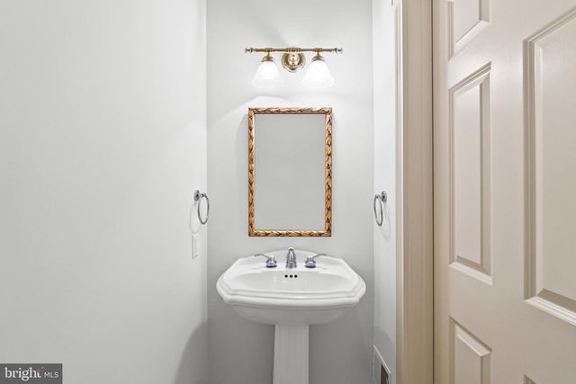 7465 ARLINGTON RD, Bethesda, MD 20814