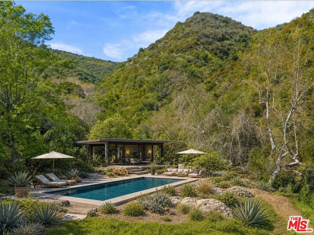 Image 4 of property listing at 3375 Mandeville Canyon Road, Los Angeles, CA 90049