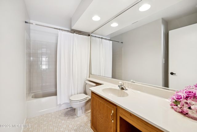 116 Cypress Court, Howell, NJ 07731