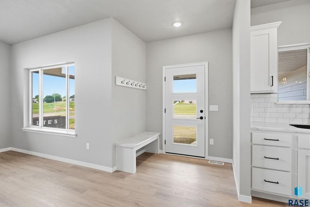 608 N Yankee Ave Avenue, Sioux Falls, SD 57110