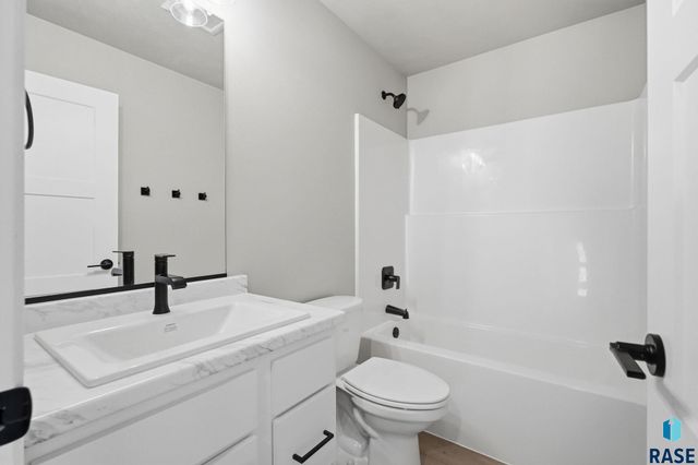 608 N Yankee Ave Avenue, Sioux Falls, SD 57110
