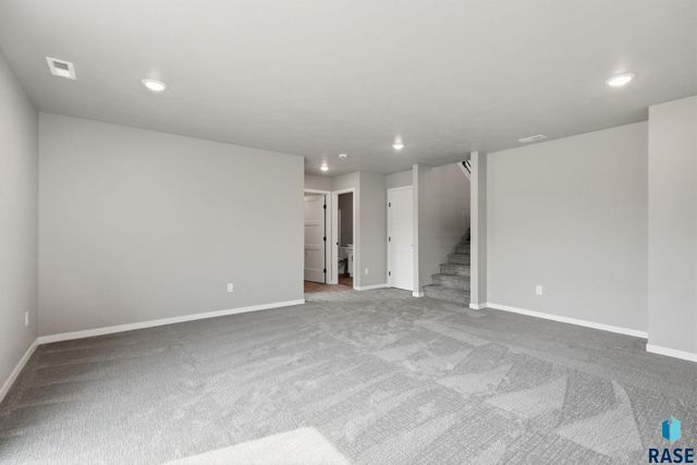 608 N Yankee Ave Avenue, Sioux Falls, SD 57110