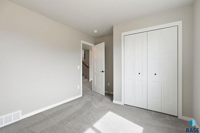 608 N Yankee Ave Avenue, Sioux Falls, SD 57110