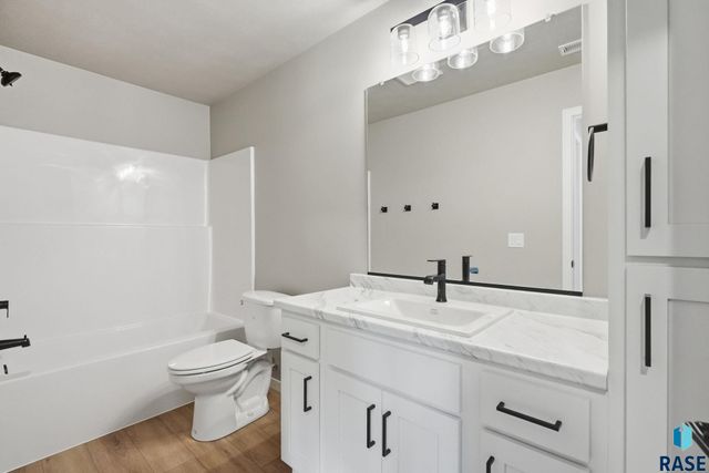 608 N Yankee Ave Avenue, Sioux Falls, SD 57110