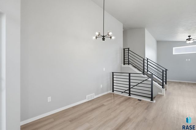608 N Yankee Ave Avenue, Sioux Falls, SD 57110