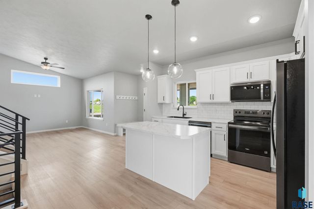 608 N Yankee Ave Avenue, Sioux Falls, SD 57110