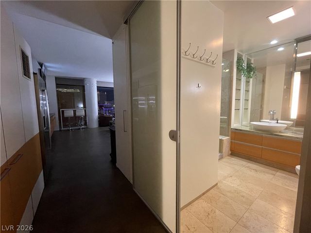 3722 Las Vegas Boulevard 1605, Las Vegas, NV 89158