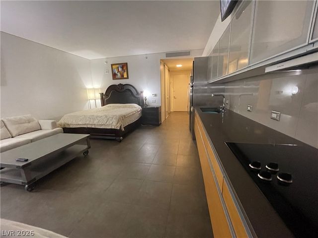 3722 Las Vegas Boulevard 1605, Las Vegas, NV 89158
