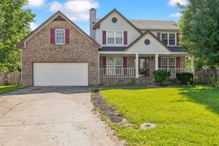 808 Keystone Ct, Clarksville, TN 37042