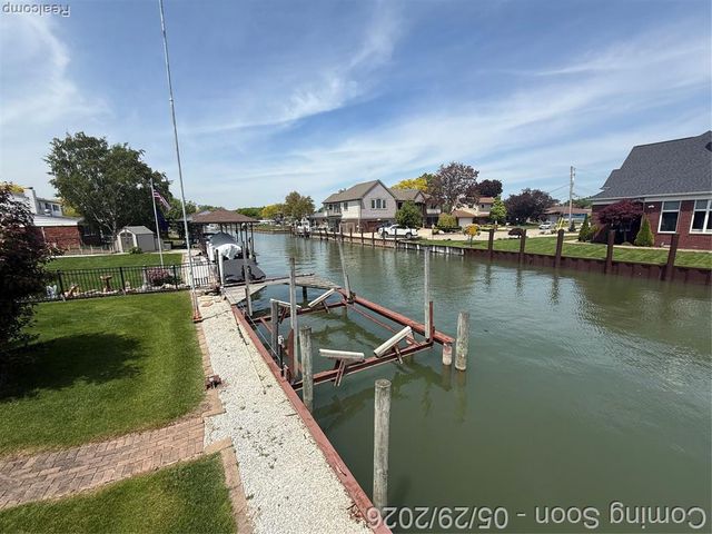 29531 N Seaway Court, Harrison Twp, MI 48045