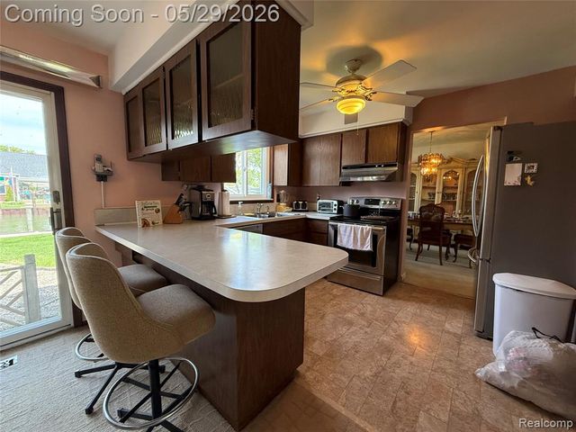 29531 N Seaway Court, Harrison Twp, MI 48045