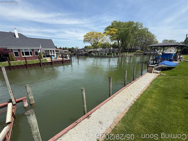 29531 N Seaway Court, Harrison Twp, MI 48045