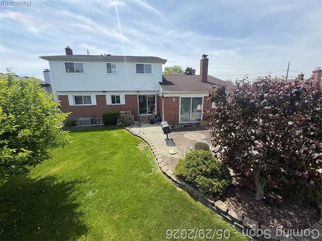29531 N Seaway Court, Harrison Twp, MI 48045