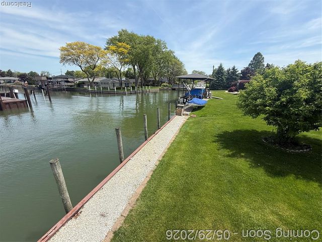 29531 N Seaway Court, Harrison Twp, MI 48045