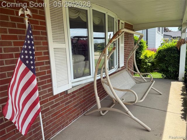 29531 N Seaway Court, Harrison Twp, MI 48045