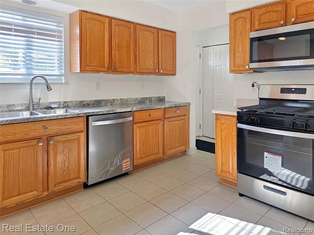 8241 Clippert Street, Taylor, MI 48180