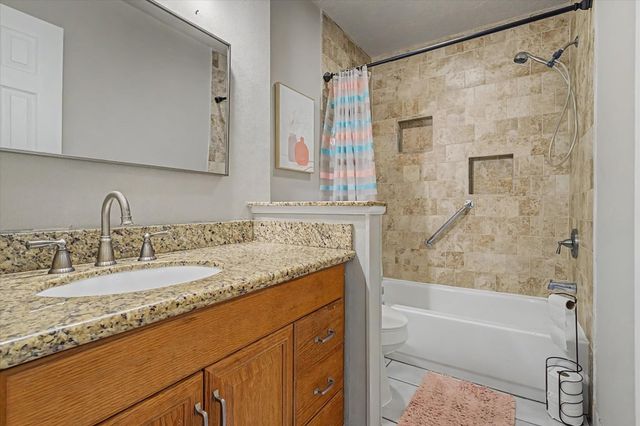 1302 Canyon Springs Drive, La Porte, TX 77571