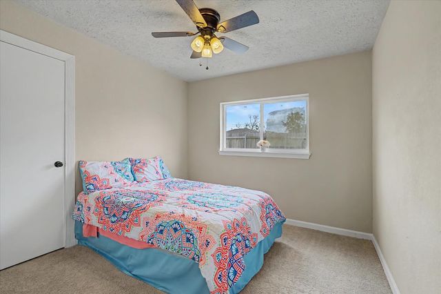 1302 Canyon Springs Drive, La Porte, TX 77571