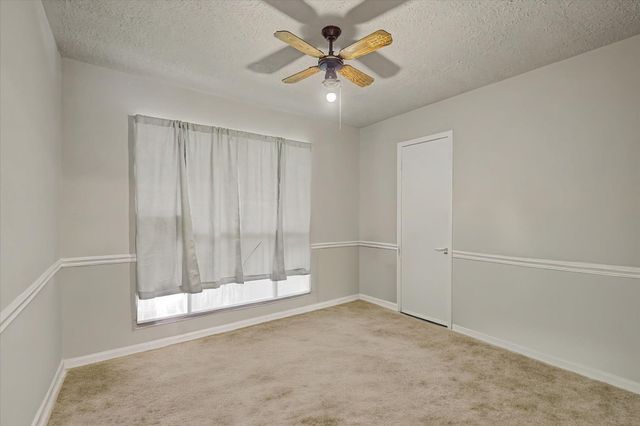 1302 Canyon Springs Drive, La Porte, TX 77571