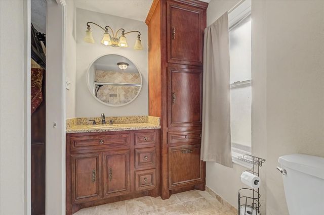 1302 Canyon Springs Drive, La Porte, TX 77571