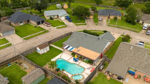1302 Canyon Springs Drive, La Porte, TX 77571