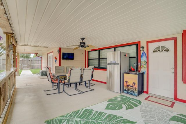 1302 Canyon Springs Drive, La Porte, TX 77571