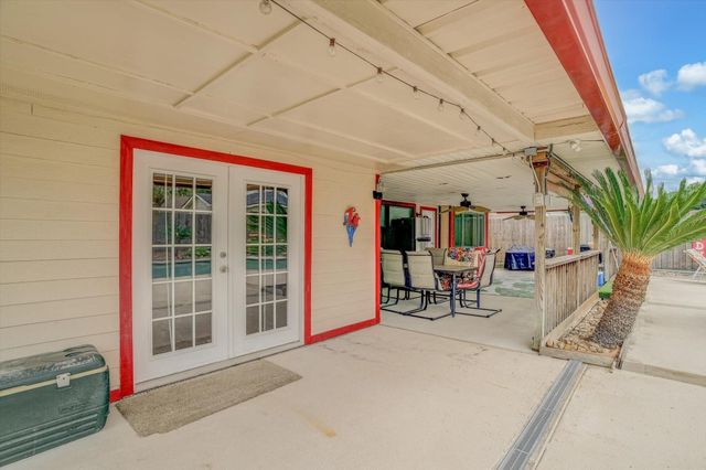 1302 Canyon Springs Drive, La Porte, TX 77571