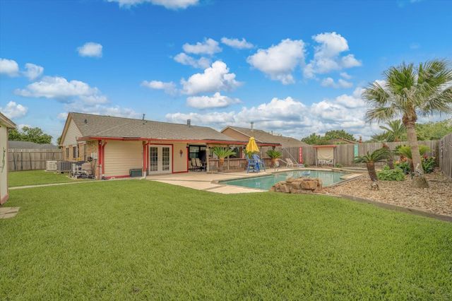 1302 Canyon Springs Drive, La Porte, TX 77571