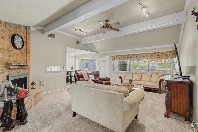 1302 Canyon Springs Drive, La Porte, TX 77571
