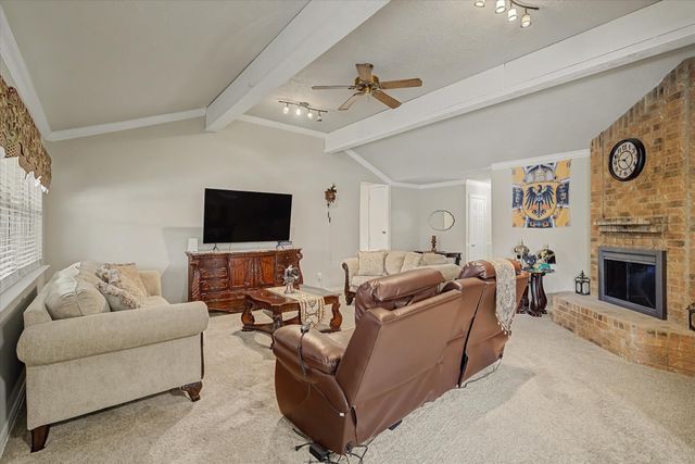 1302 Canyon Springs Drive, La Porte, TX 77571
