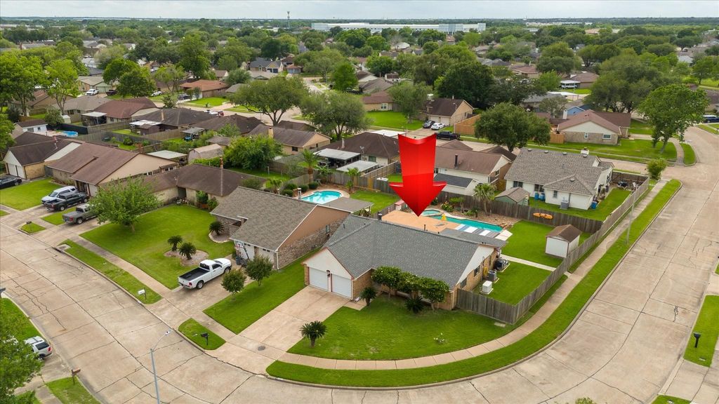 1302 Canyon Springs Drive, La Porte, TX 77571