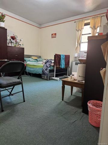 83-06 Vietor Avenue 3B, Elmhurst, NY 11373