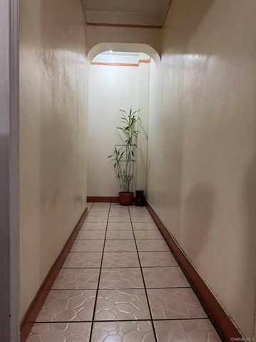 83-06 Vietor Avenue 3B, Elmhurst, NY 11373
