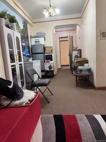 83-06 Vietor Avenue 3B, Elmhurst, NY 11373