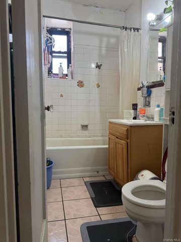 83-06 Vietor Avenue 3B, Elmhurst, NY 11373