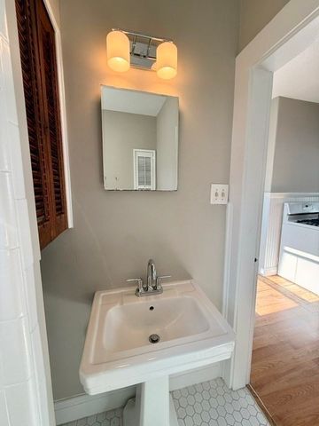 34 Pond Street 1, Beverly, MA 01915