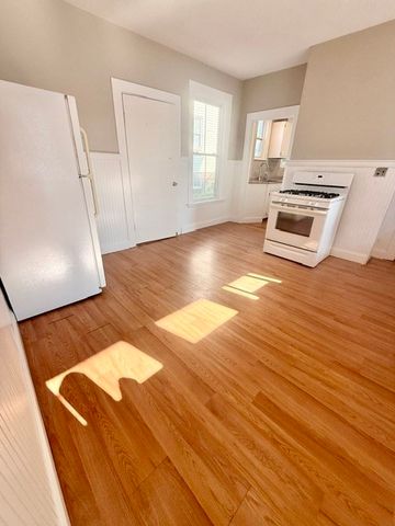 34 Pond Street 1, Beverly, MA 01915