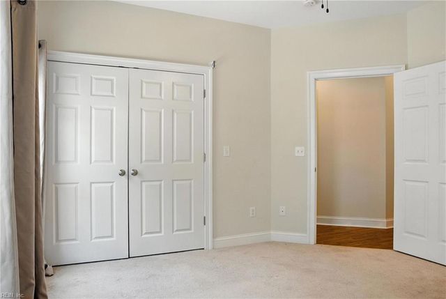 3044 Hughes LN, Hayes, VA 23072