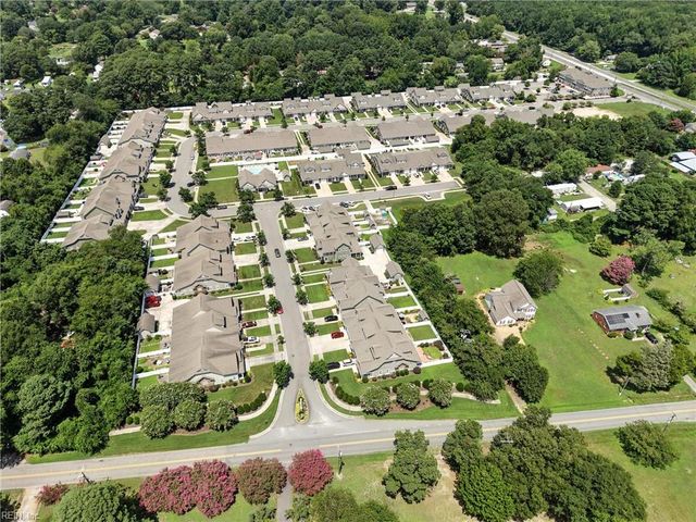 3044 Hughes LN, Hayes, VA 23072