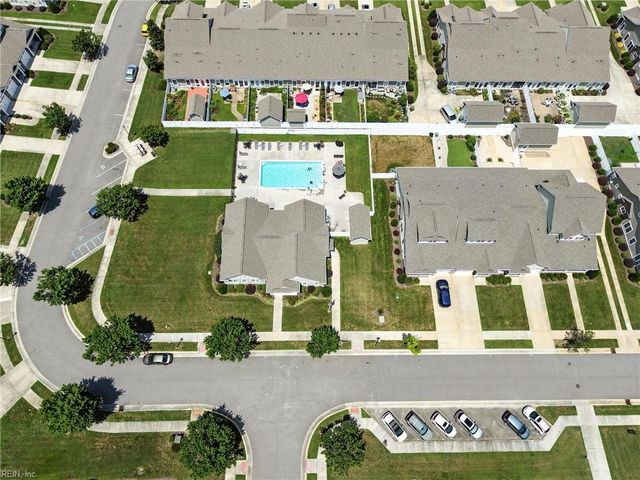 3044 Hughes LN, Hayes, VA 23072