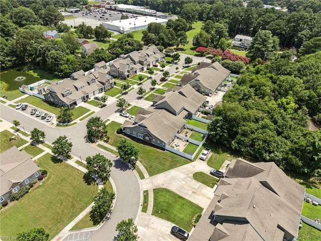 3044 Hughes LN, Hayes, VA 23072