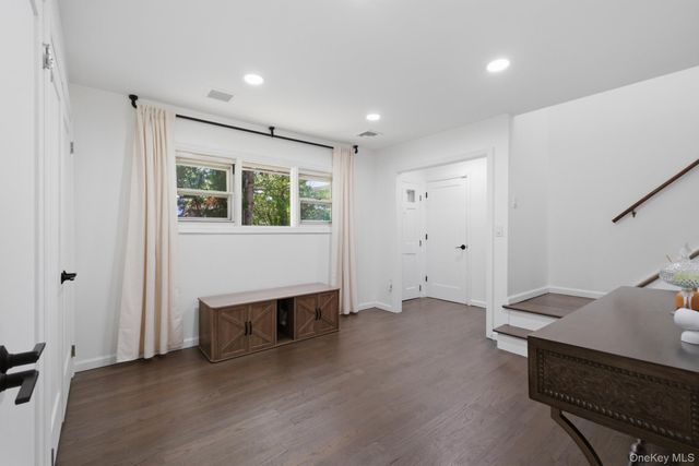 2 Bell Place, Rye Brook, NY 10573