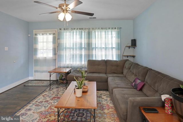 402 WILLIAMSBURG RD, Sterling, VA 20164