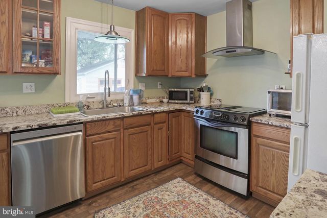 402 WILLIAMSBURG RD, Sterling, VA 20164