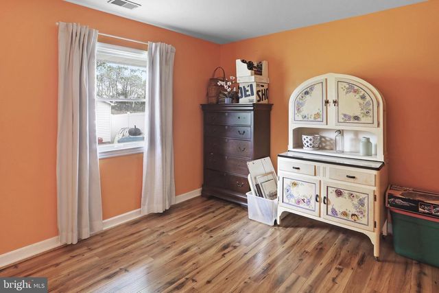 402 WILLIAMSBURG RD, Sterling, VA 20164