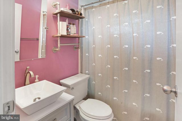 402 WILLIAMSBURG RD, Sterling, VA 20164