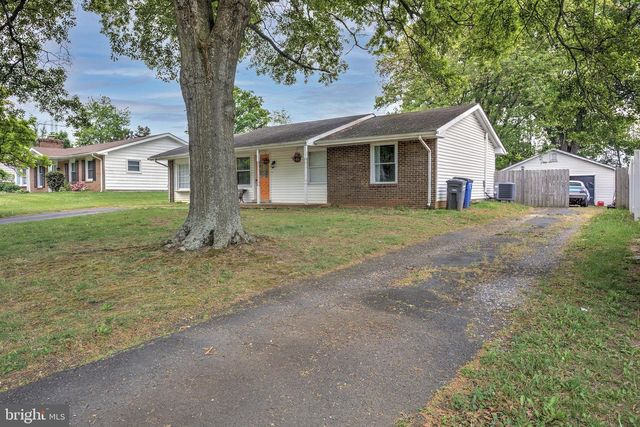 402 WILLIAMSBURG RD, Sterling, VA 20164