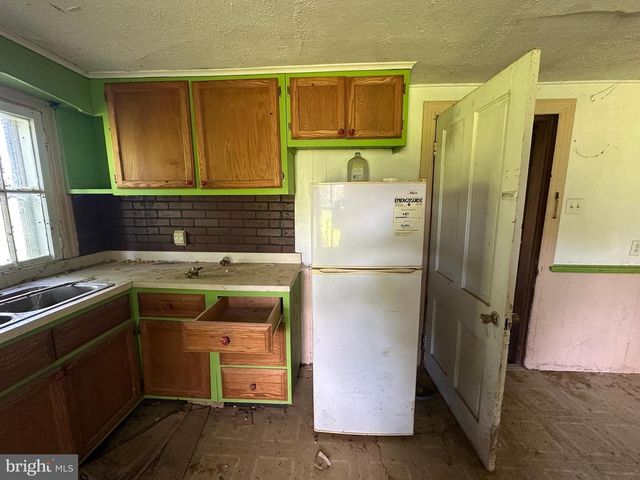 12007 WHITE HALL RD, Chewsville, MD 21721