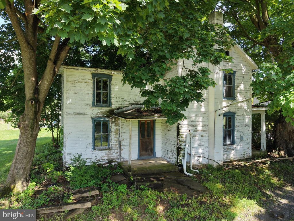 Image 3 of property listing at 12007 WHITE HALL RD, Chewsville, MD 21721