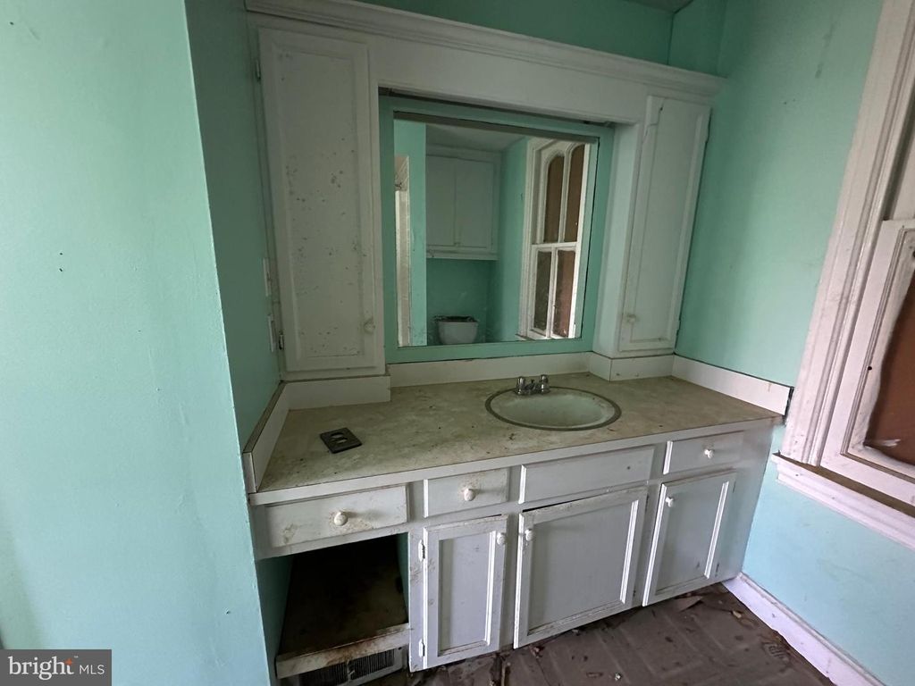 Image 32 of property listing at 12007 WHITE HALL RD, Chewsville, MD 21721